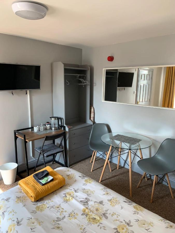 Hall Park Hotel Self Check In Workington Buitenkant foto